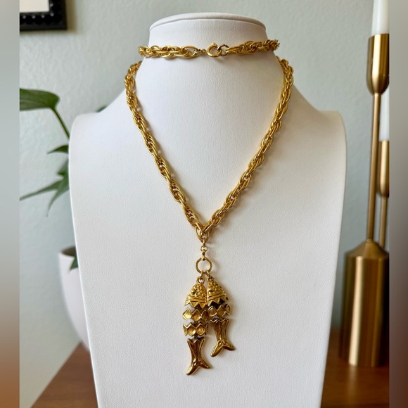Vintage Jewelry - Vintage Goldtone Articulated Double Fish Pendant Necklace 90’s Art Deco Style